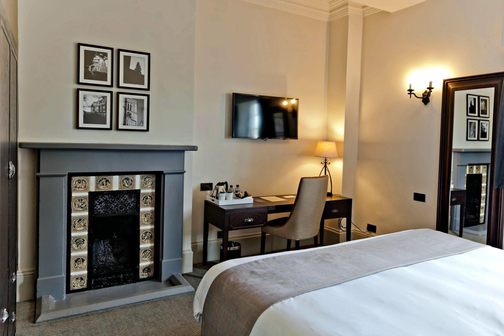 De Vere Horsley Estate 4*